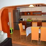Linda 1