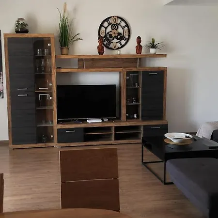 Linda 1 Baška Voda